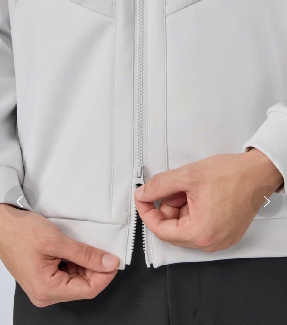 デサントゴルフ　防風ハイブリッドダウンジャケット　　グレー