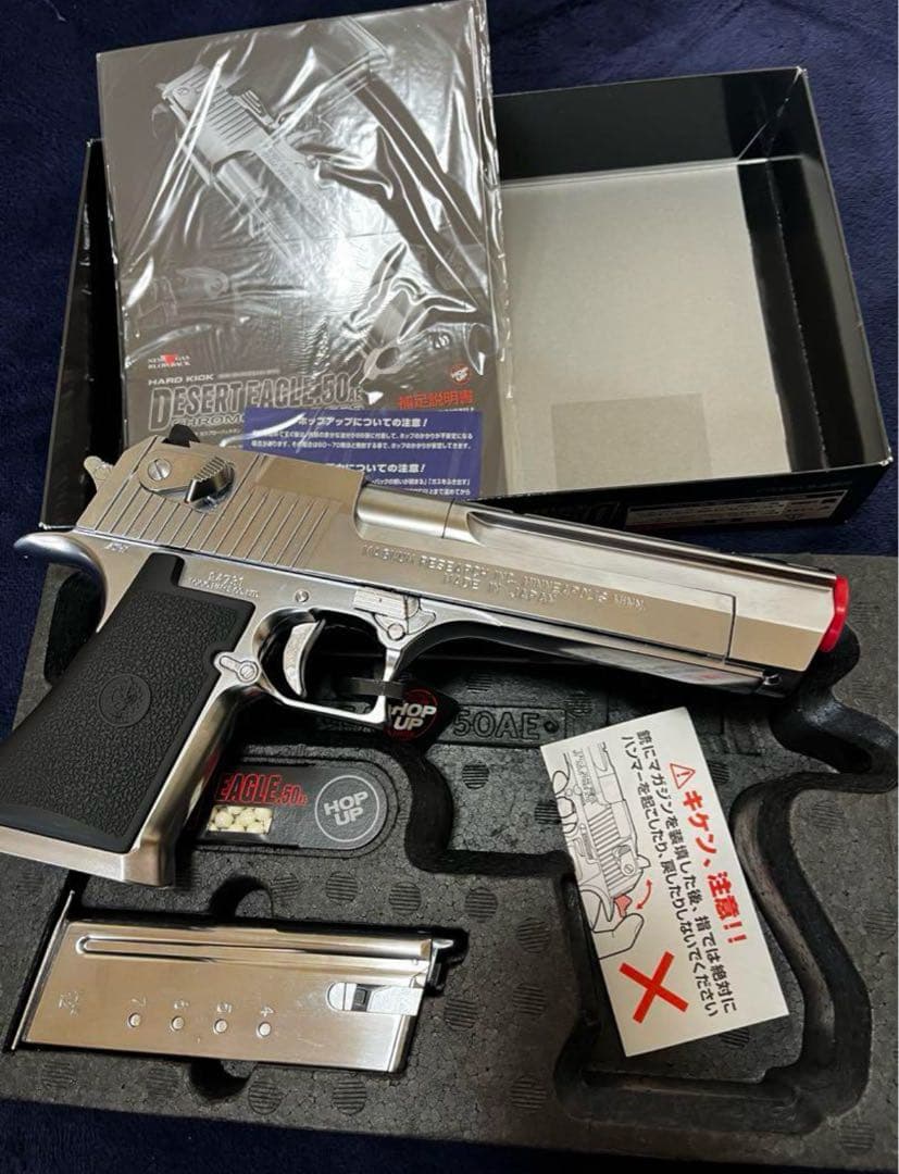 DESERT EAGLEのガスガンクロームステンレスモデル