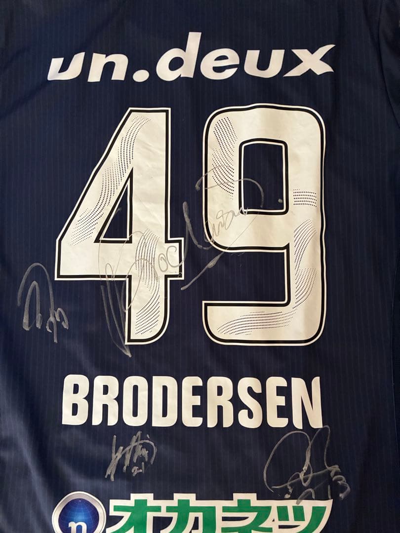 ファジアーノ岡山 GKサイン入り ユニフォーム　ブローダーセン　レア