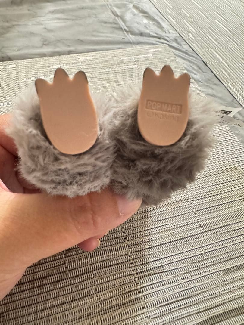 ラブブ エナジーシークレット【正規品】　POPMART　LVの服、保護カバーつき