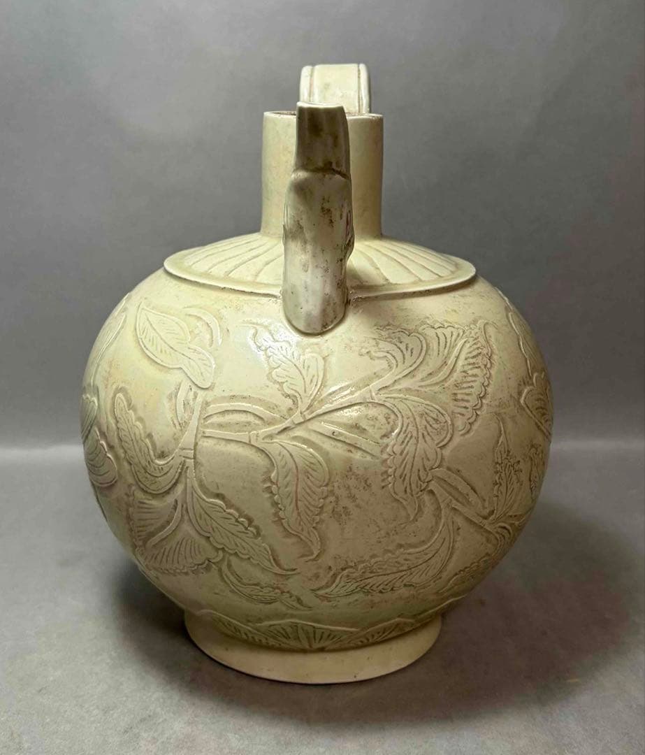 中国 定窯写　草花図水注　f2251108