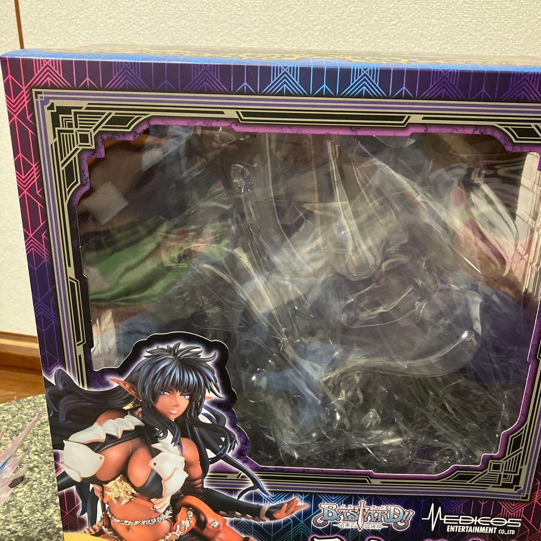 メディコス　アーシェス・ネイフィギュア