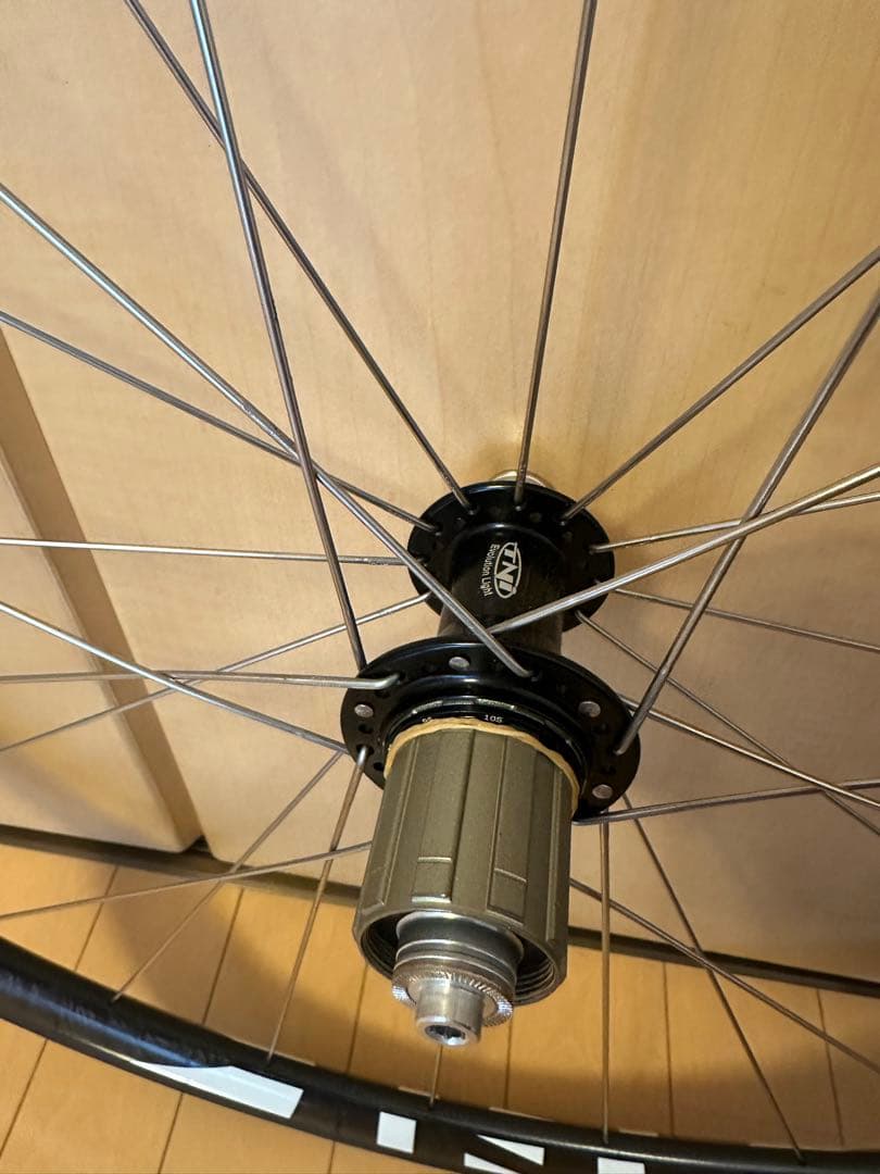 TNI カーボンホイール