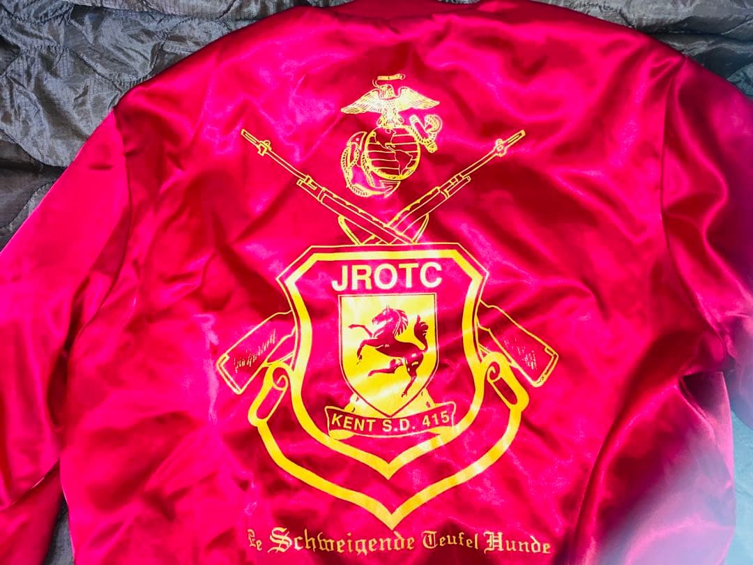 米軍放出品　海兵隊ナイロンコーチジャケット　赤　サイズL相当