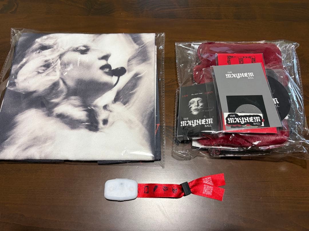 おまけ付き❗️Lady Gaga VIP Gold 特典限定グッズフルセット７点