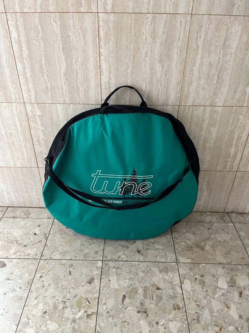 軽量カーボンホイール tune 980g