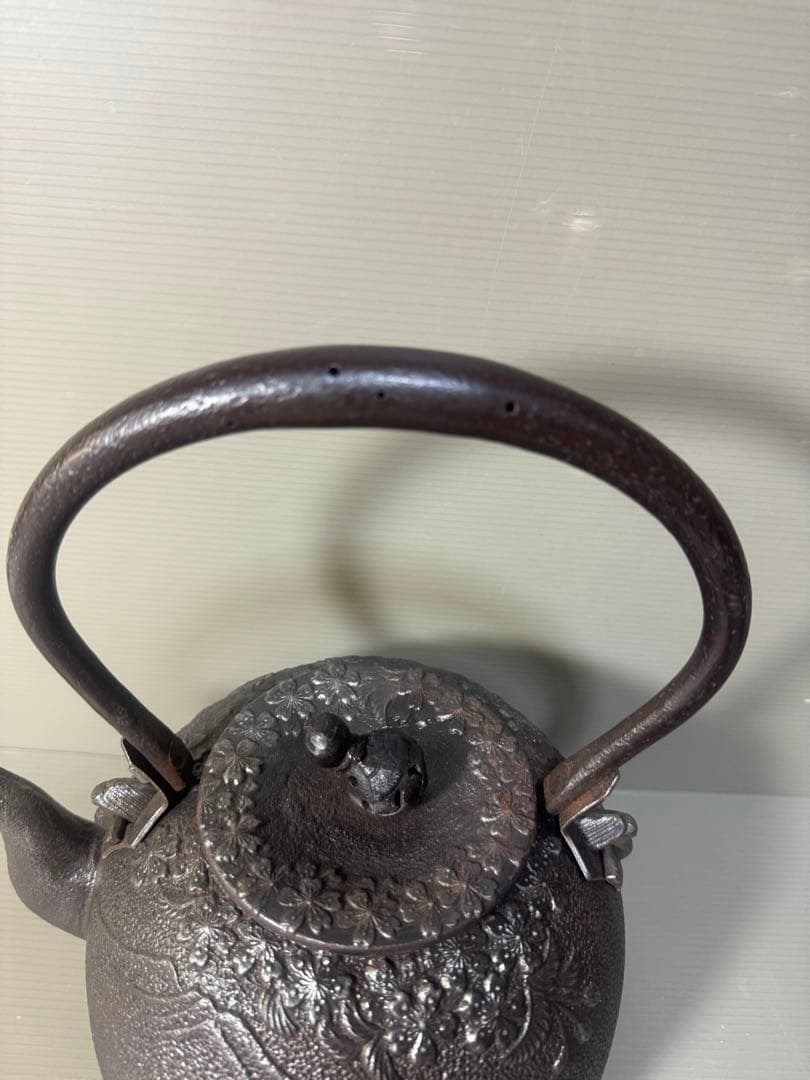 2423 南部鉄器　秀山作　鉄瓶　瓢箪　馬文