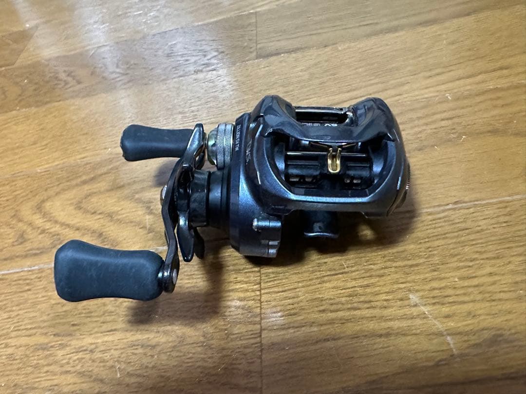 ダイワZILLION SV TW ベイトリール　右巻き　9.1