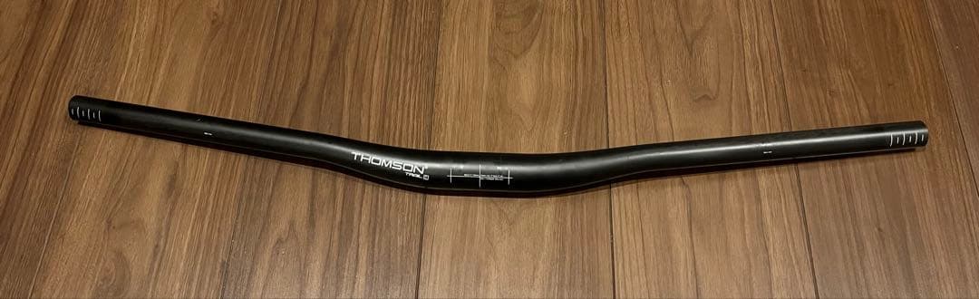 THOMSON carbon riser bar 710mmカット済み