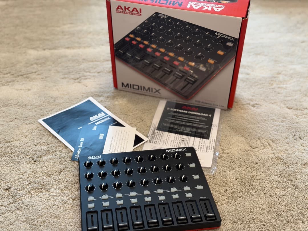AKAI MIDIMIX MIDI DAWコントローラー