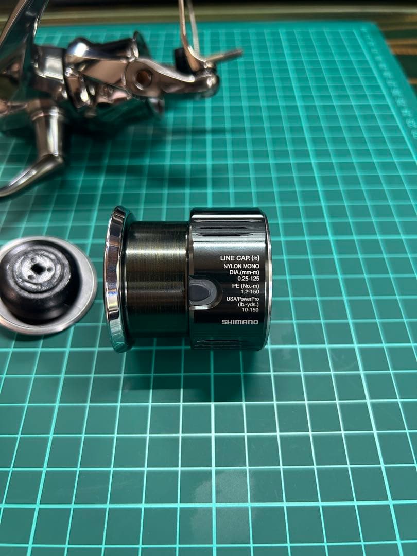 22ステラ 3000MHG スピニングリール ゴメクサスハンドルノブ