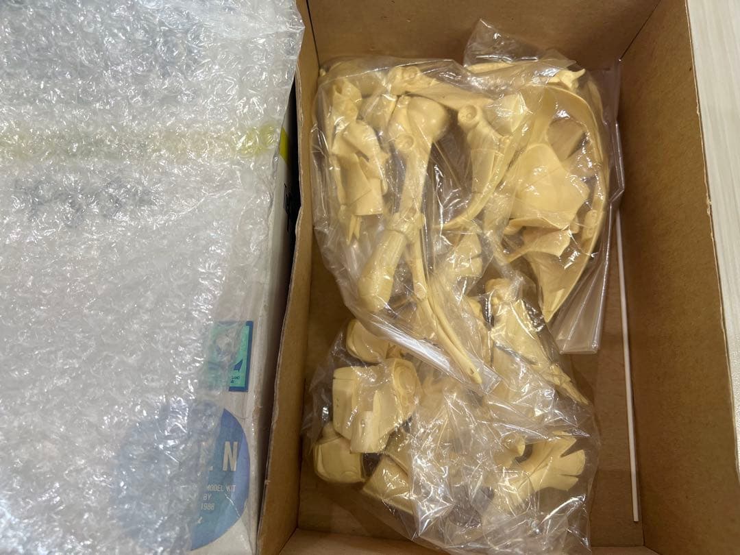 海洋堂 1/100 サイレン本国仕様 未組み立てレジンキャストキット