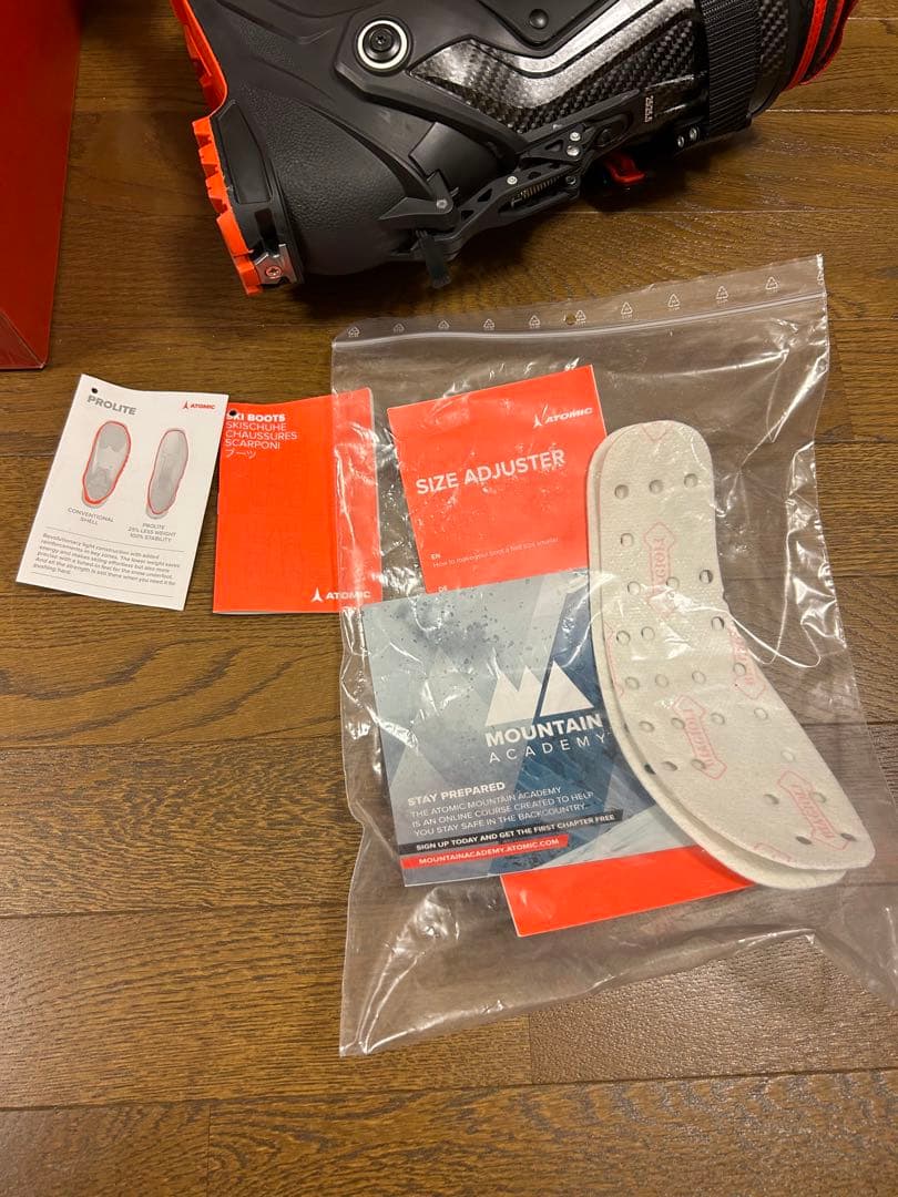 未使用新品 スキーブーツ ATOMIC BACKLAND CARBON