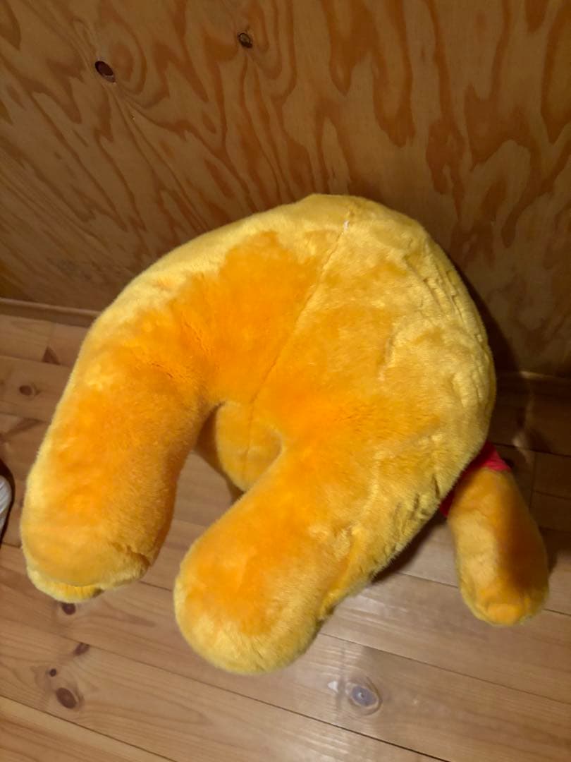 ディズニーストア限定　特大くまのプーさん　ぬいぐるみ　座高約56cm