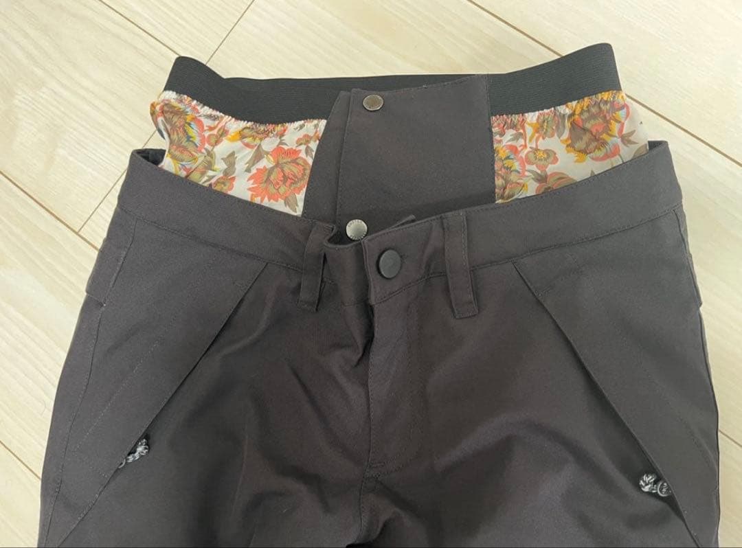 ブラック スノーボードパンツ BURTON