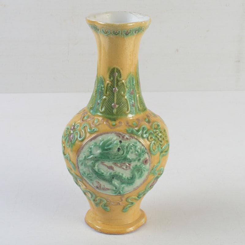 中国　大清光緒年製款　三彩　雲龍花草文瓶　花瓶　V　9593