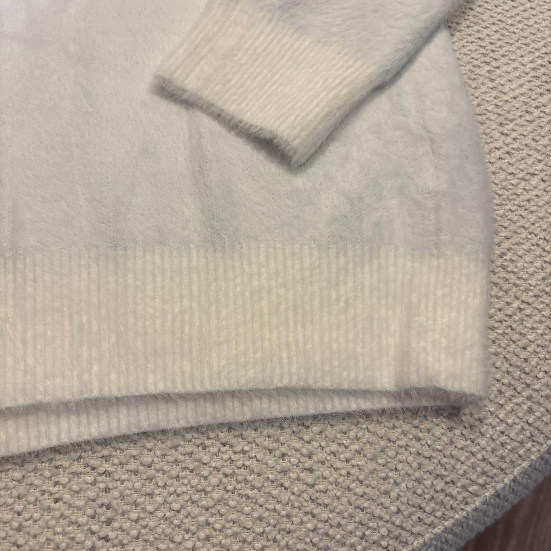 Rosasen ホワイトタートルネックセーター値下げ中‼️