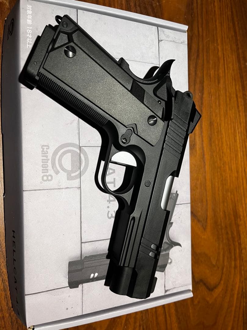 Carbon8 HELLCAT 4.3 ガスガン　マガジン2本、ガス48本付き