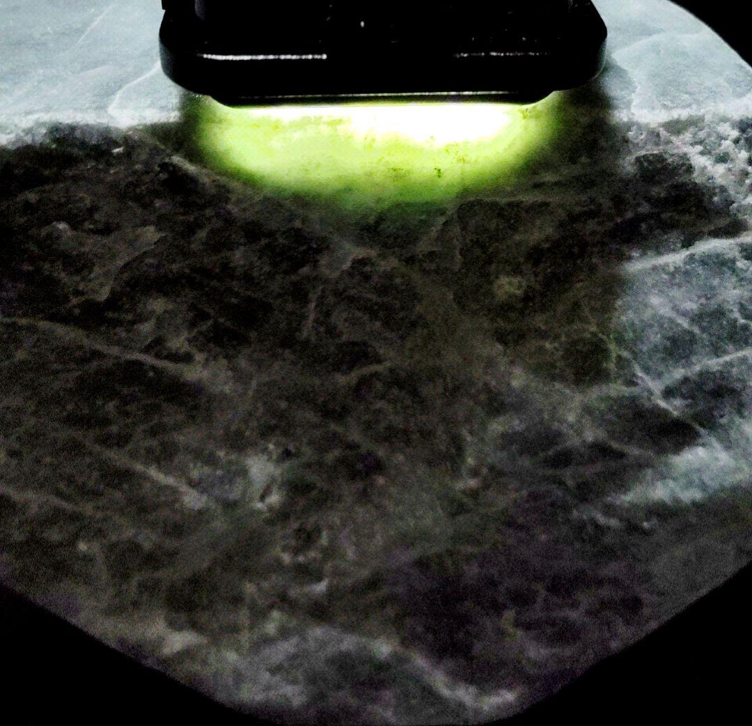 ★翡翠原石★糸魚川硬玉【小滝・切り出し3.3kg】