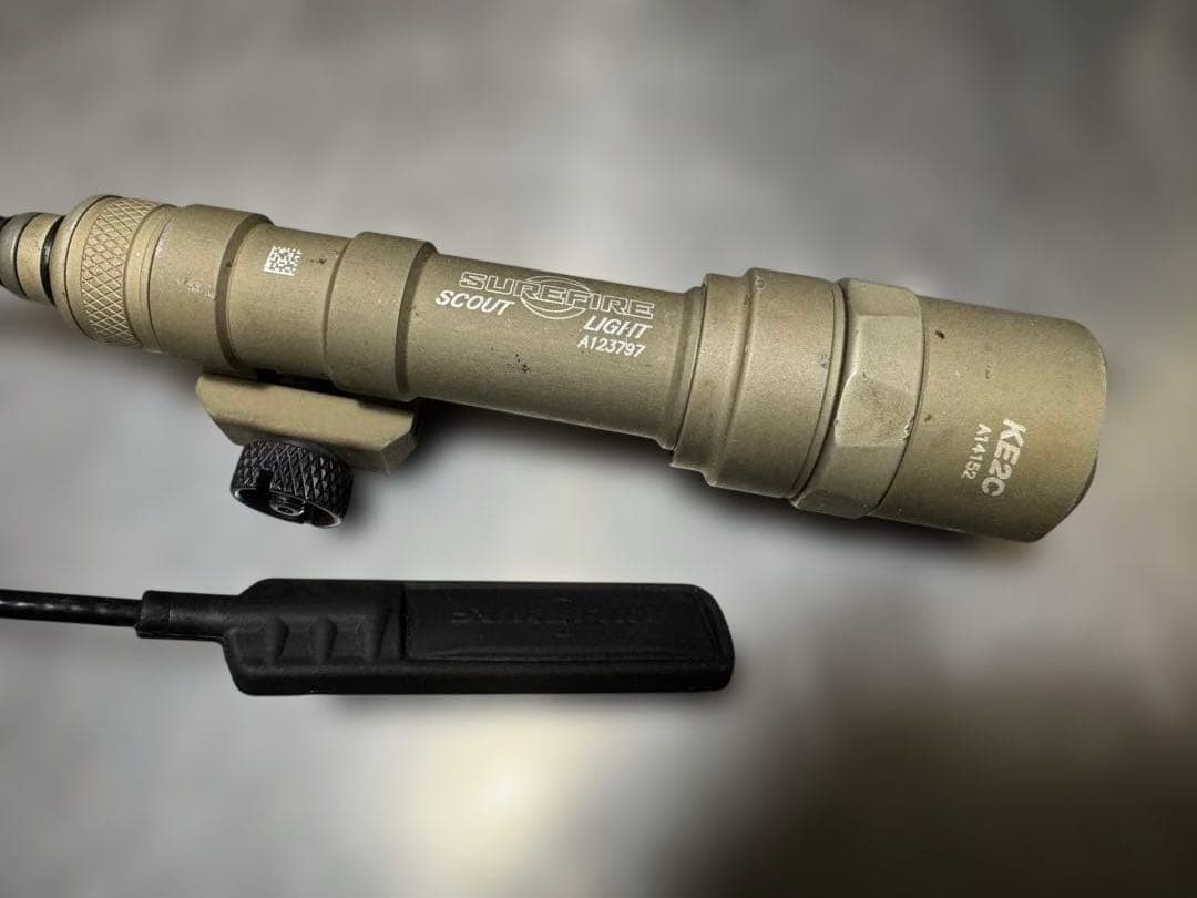 実物 中古 SUREFIRE M600DF Tan FDE スカウトライト