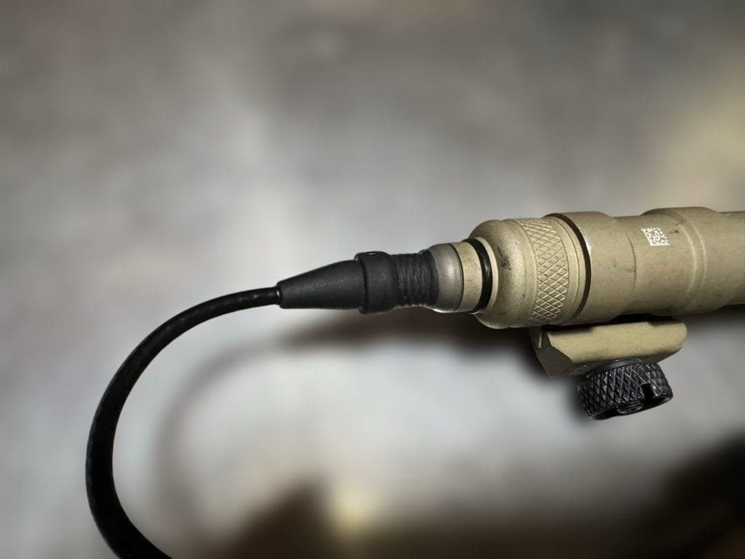 実物 中古 SUREFIRE M600DF Tan FDE スカウトライト