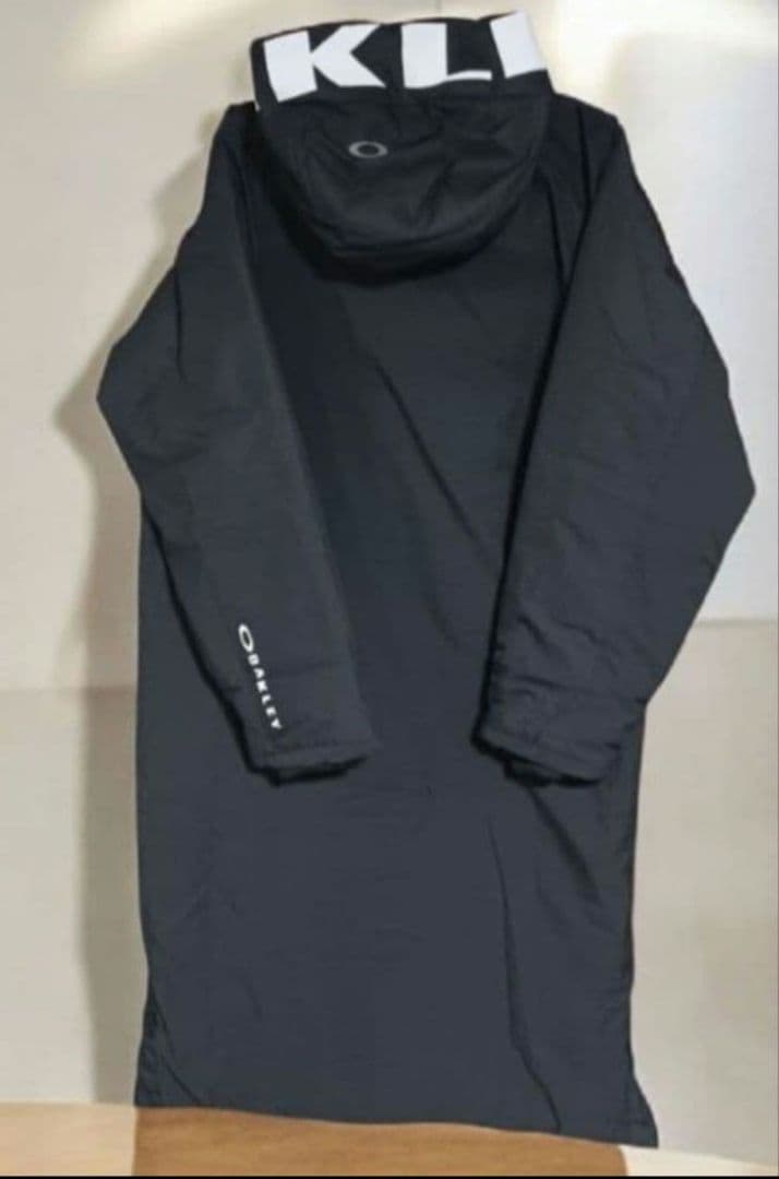 【新品未使用】オークリー　ロングコート Mサイズ ベンチコート 黒