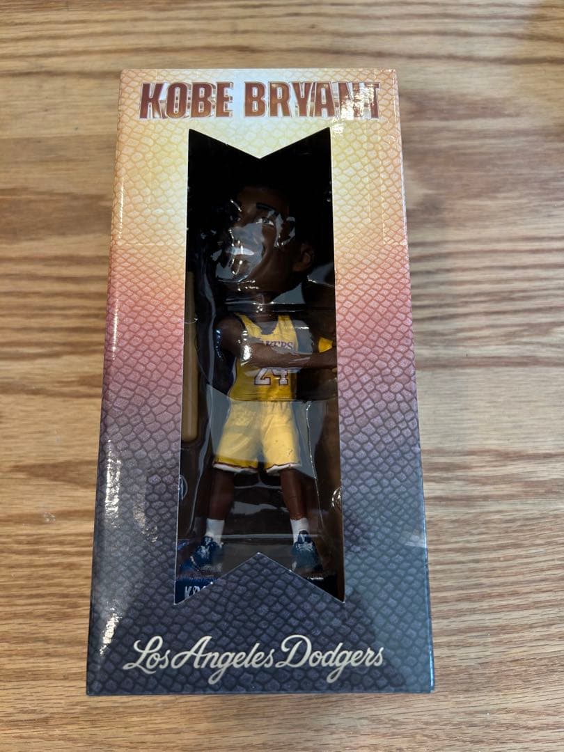 【非売品】LAドジャース8/8記念品 コービー・ブライアント　ボブルヘッド