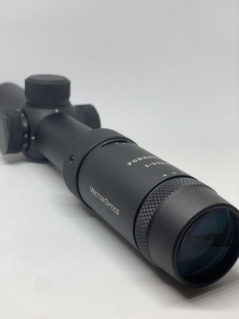 【美品です】ベクター オプティクス Vector Optics Forester