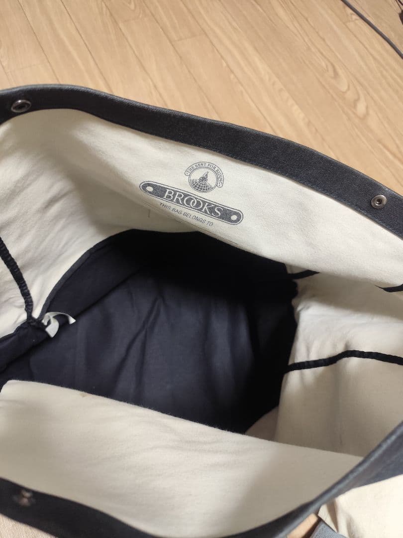 BROOKS、多機能バッグ