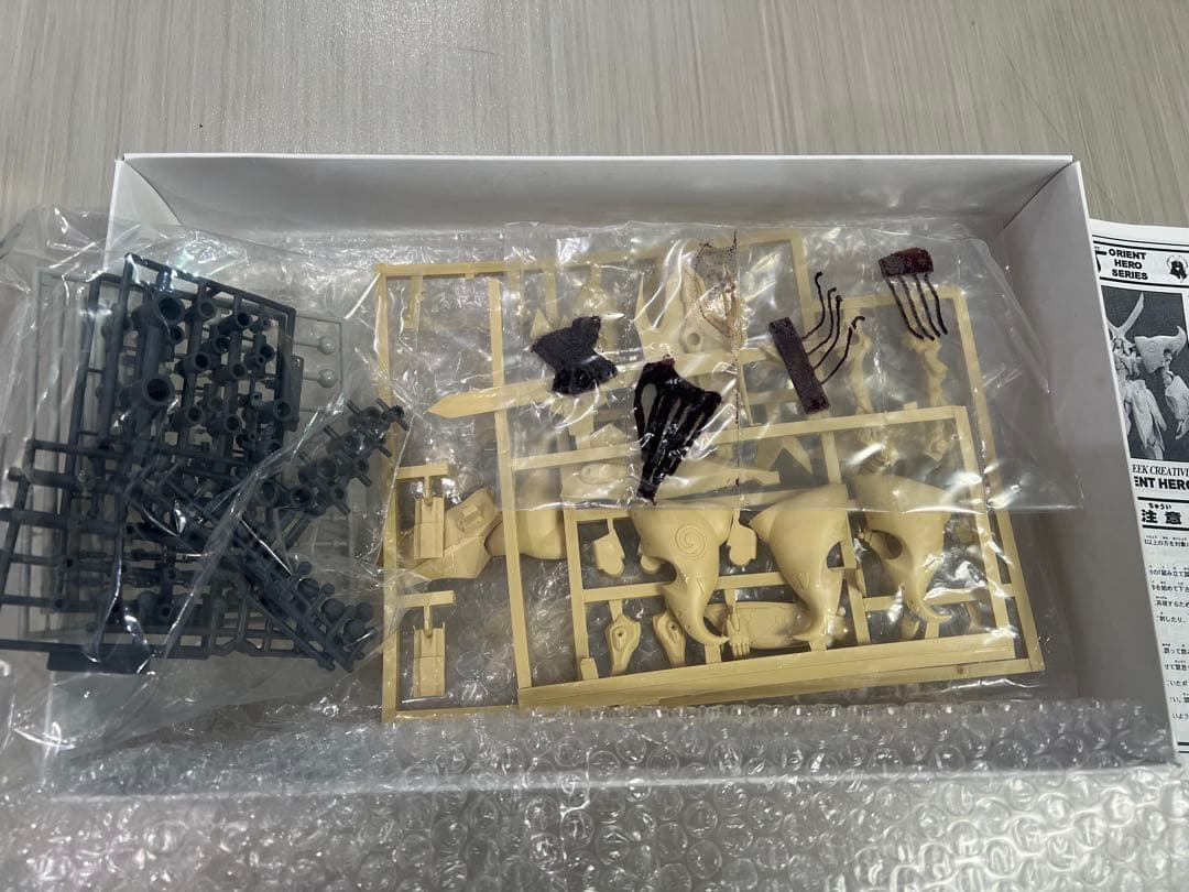 FSS ボークス1/100Vサイレン104P設定画版 ファイブスター物語