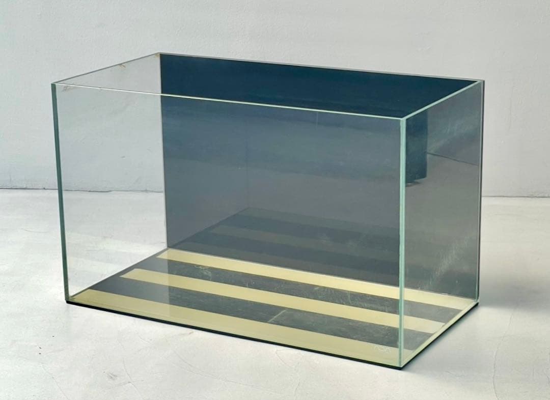 ガラス水槽 中型 収納付き 黒、アクアリウム一式