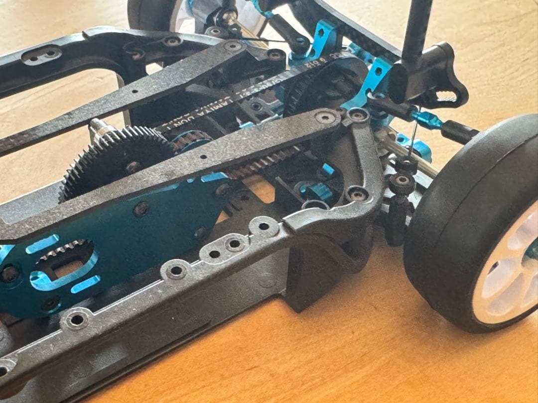 ラジコンカー タミヤTA07 ダンパーなし　ジャンク品