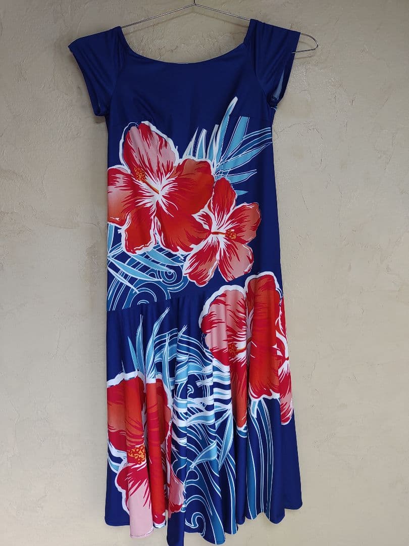 フラダンスドレス　フラダンス衣装　未使用