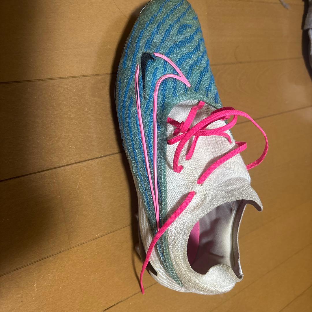 Nike サッカーシューズ 青とピンク