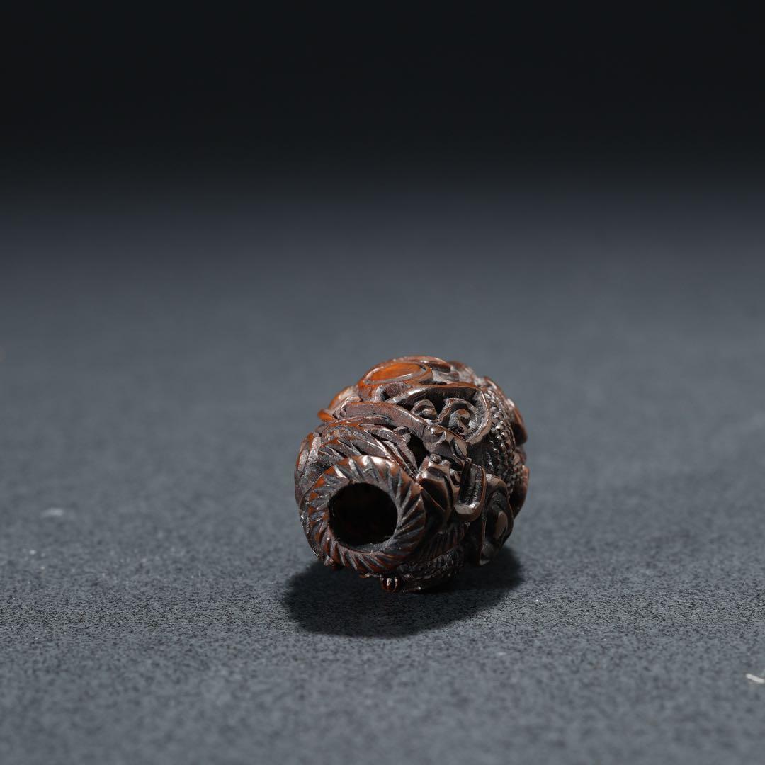 緒締玉　宝珠に龍　透かし　木彫　骨董　印籠　胴乱　R1437