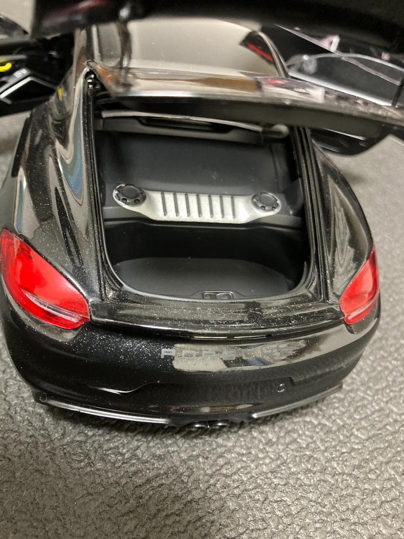 1/18 Porsche Cayman GT4 ポルシェ ケイマン