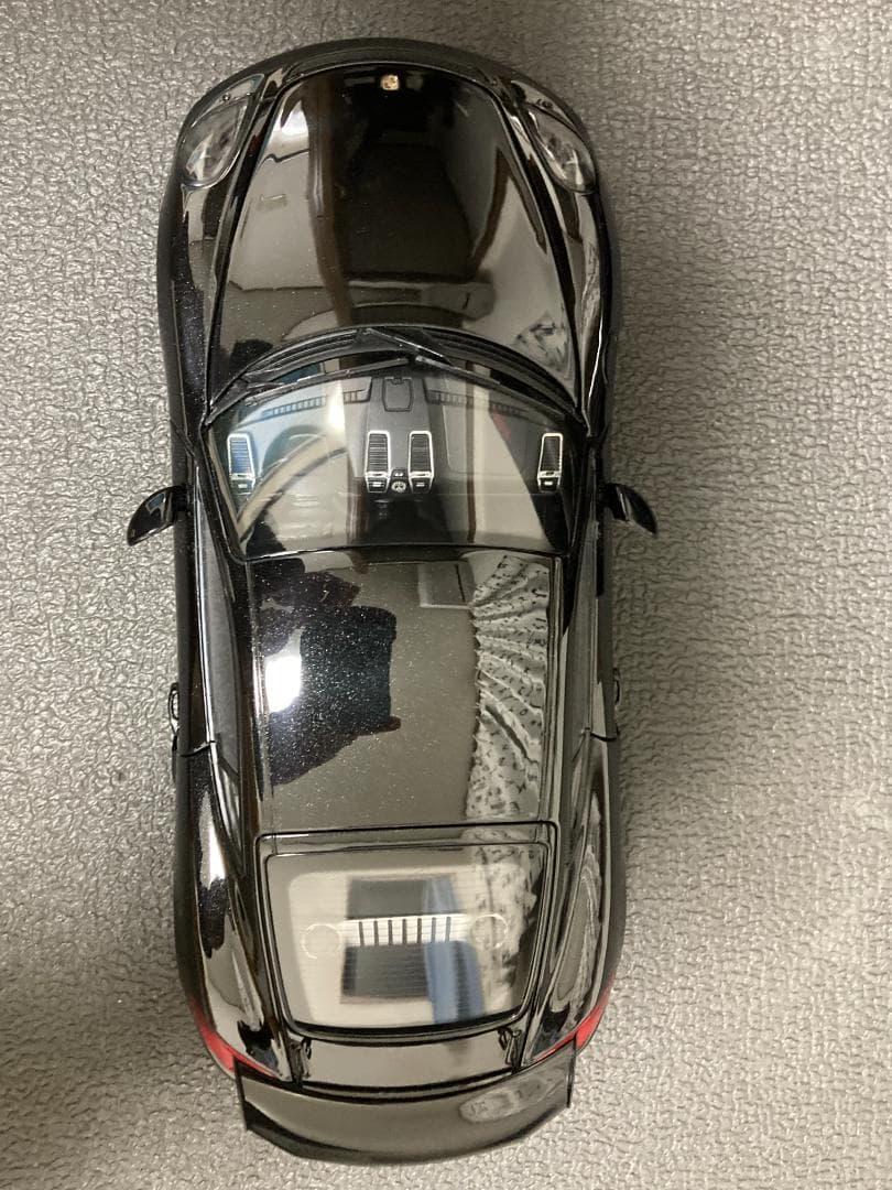 1/18 Porsche Cayman GT4 ポルシェ ケイマン
