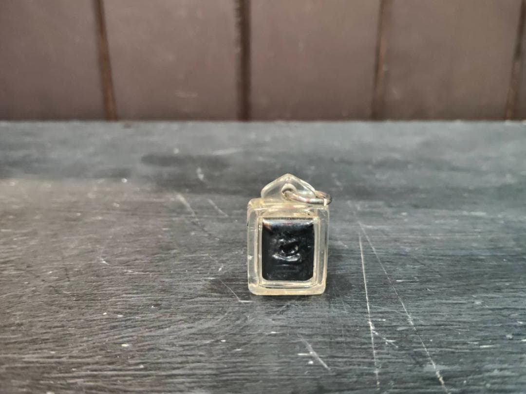 タイのお守り　ソムデジ　ルアン・ポー・ウィチャ、ワット・スリ・マニー・ワン