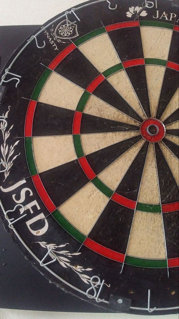 ダイナスティ　ダーツボード＆ダーツ台 　ダーツスタンド　ハードタイプ