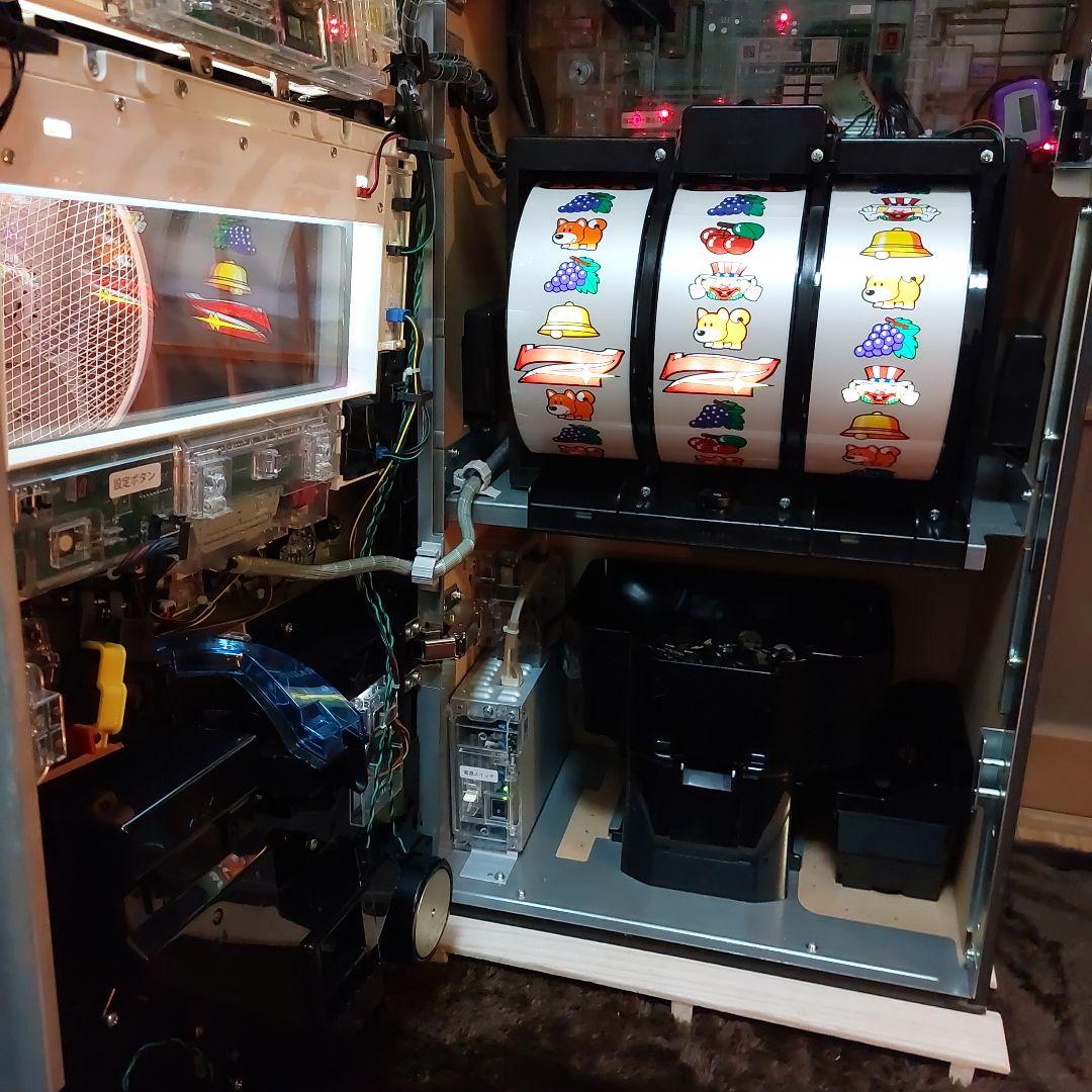 JUGGLER スロットマシン 鍵付き なし