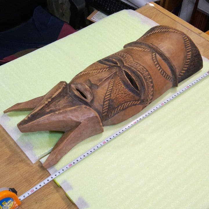 インドネシア製　壁掛け木彫　オブジェ　木製　木彫り　インテリア　魔除け　厄除け