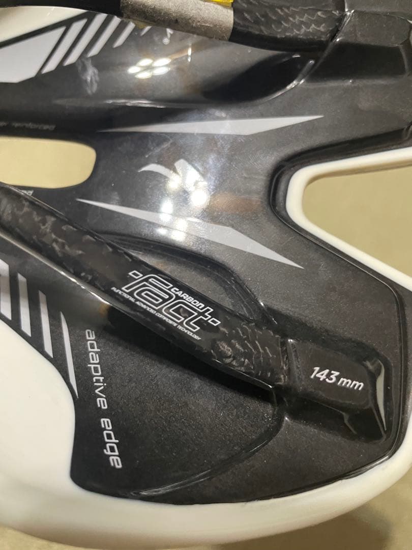 スペシャライズド　 toupe 143mm カーボンレール