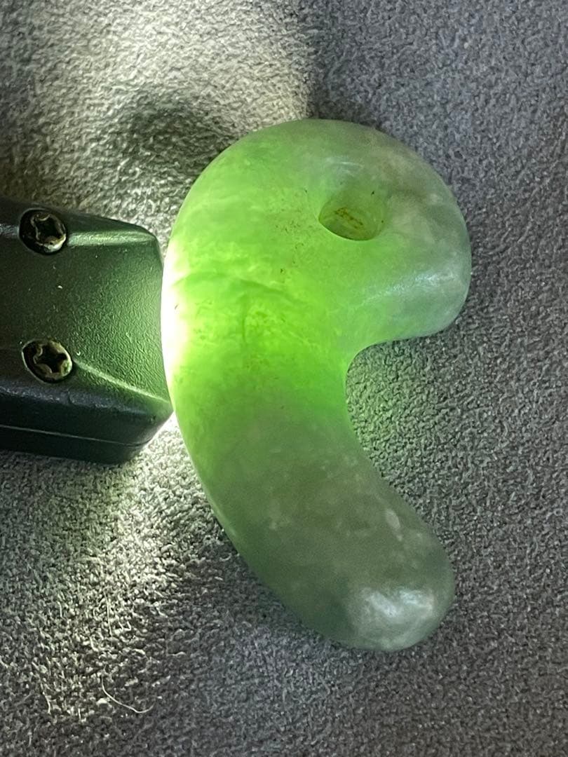 古墳期後期　翡翠勾玉　出土品