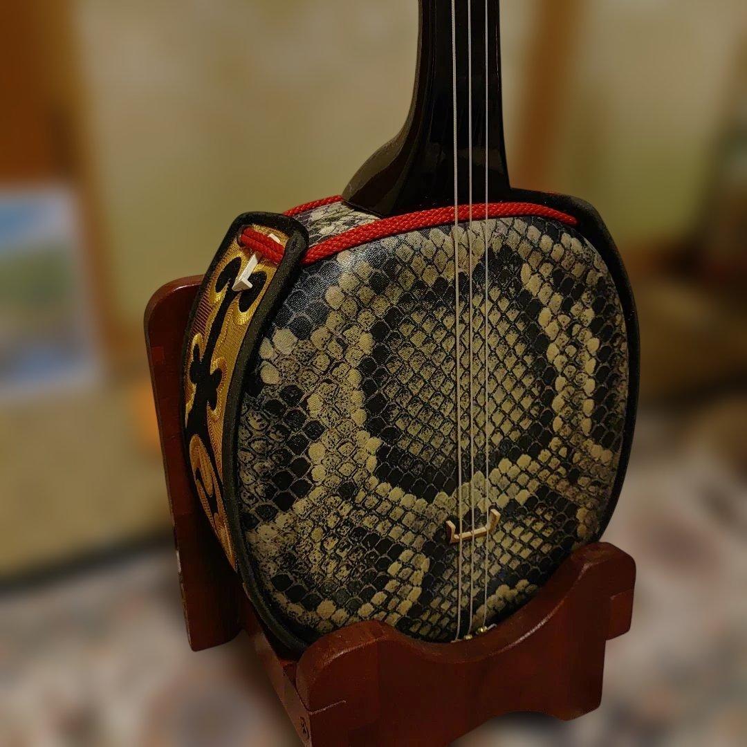 沖縄三線　黒木三線　真壁型　人工皮　三線　黒檀