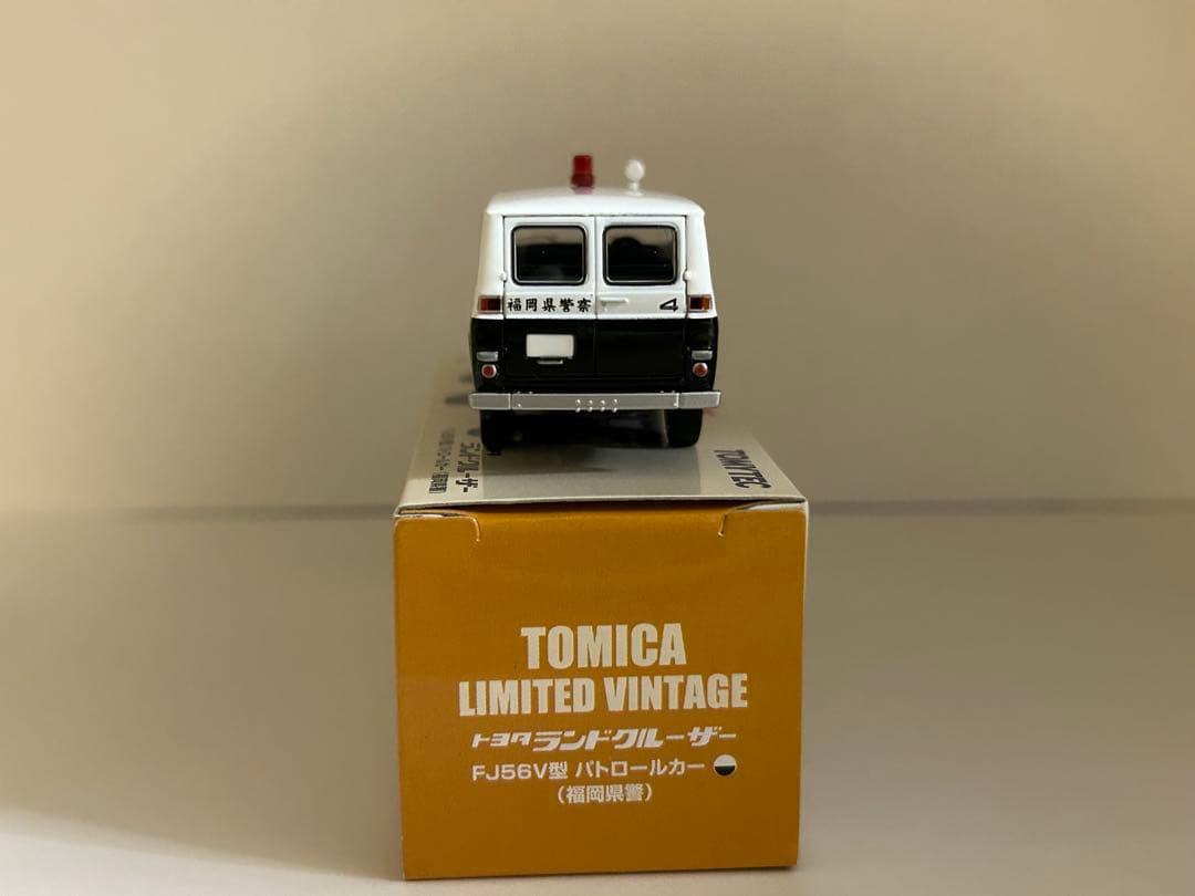 トミカリミテッド トヨタ ランドクルーザー パトロールカー（福岡県警）