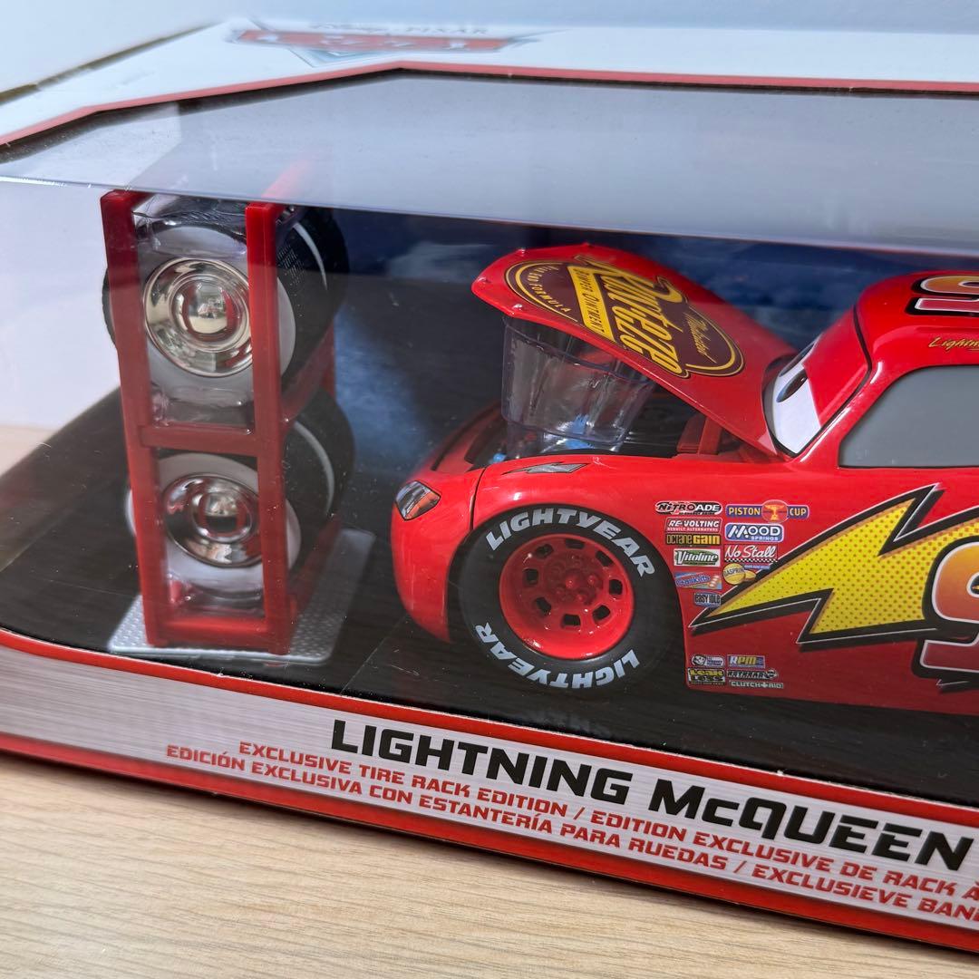 新品未開封 カーズ マックィーンMcQueen合金モデル 限定ラック付