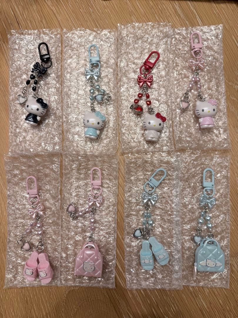サンリオ　ハローキティ シークレットキーホルダー 8個セット