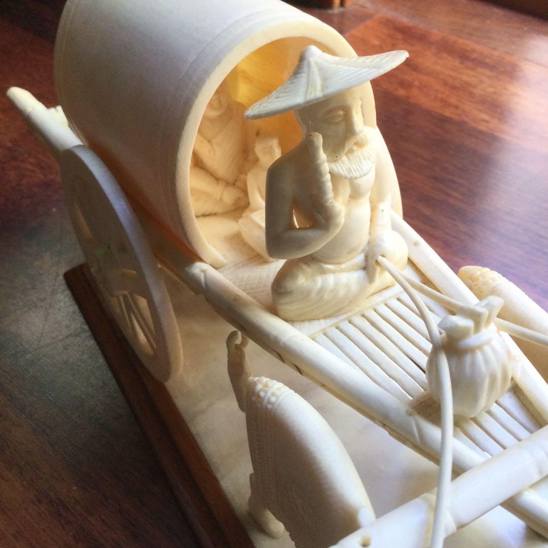 置物、牛車　天然素材 象牙調