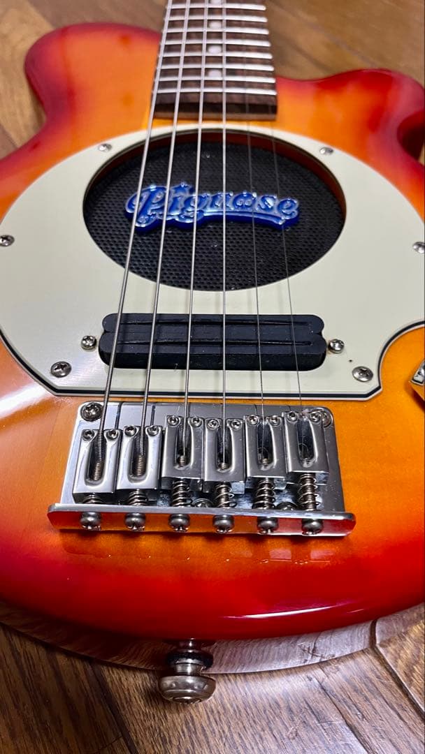 値下げ！Pignose ピグノーズPGG-200 アンプ内蔵型のミニエレキギター