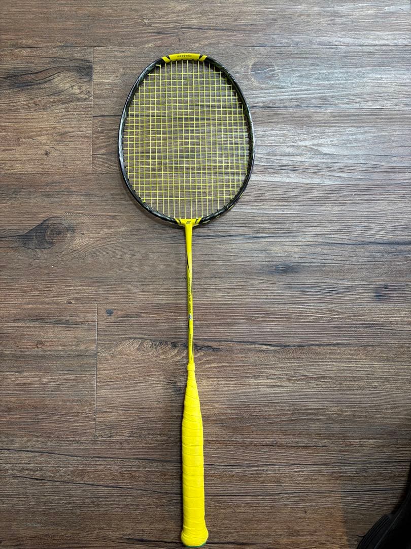 ナノフレア1000z バドミントンラケット イエロー/ブラック